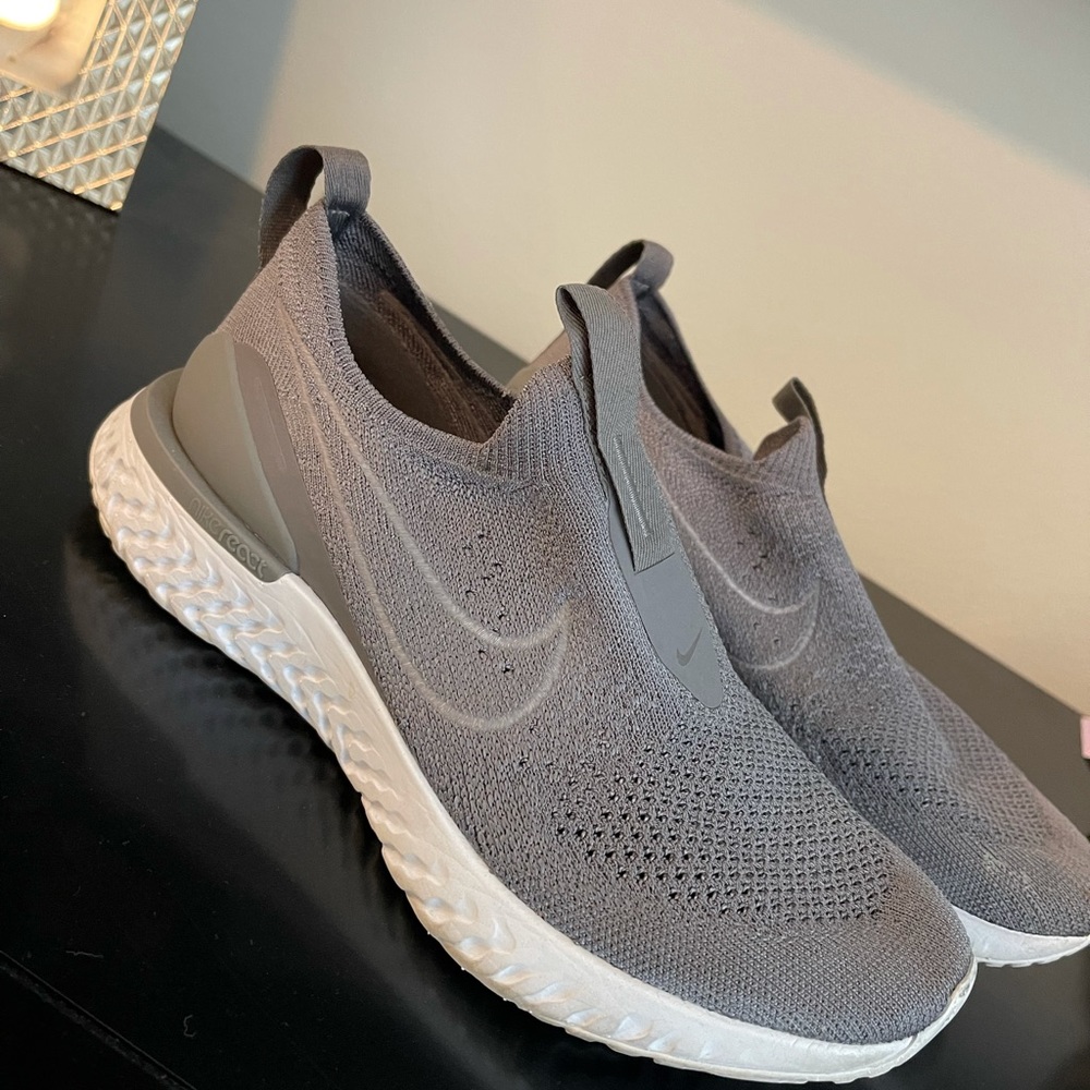 Barely worn Nike epic react grey sneakers